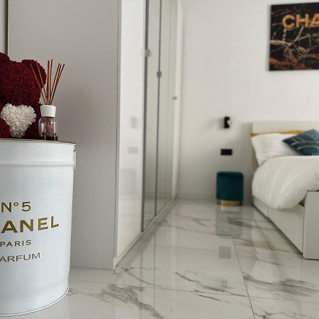 Maison Chanel Mediolan Zewnętrze zdjęcie