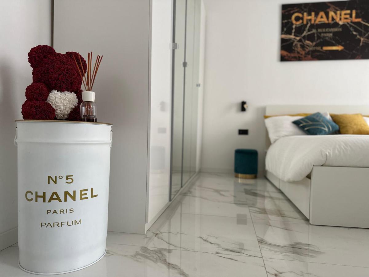 Maison Chanel Mediolan Zewnętrze zdjęcie